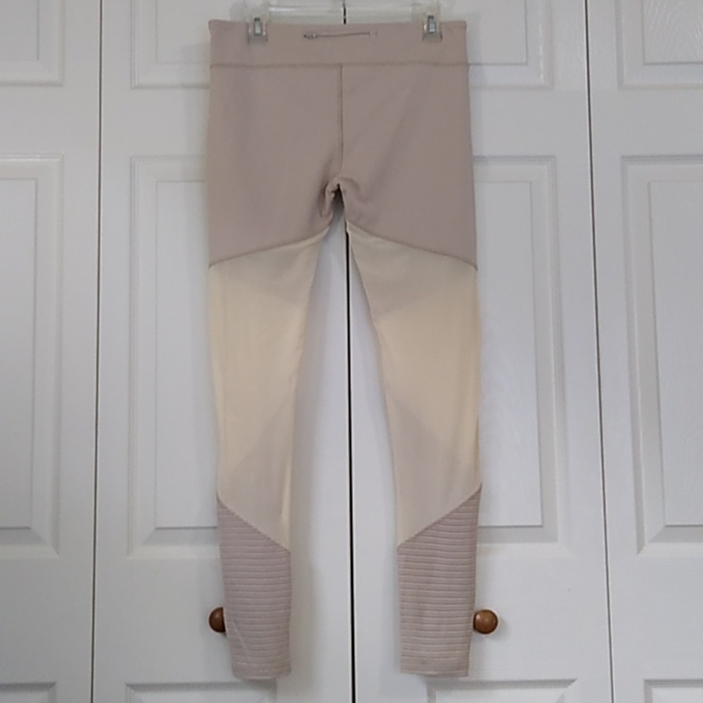 Electric Yoga Almost Nude Mesh Inset Legging - Large - Picture 5 of 15